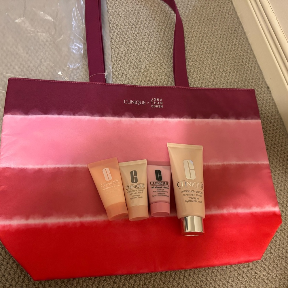 Clinique moisture surge mask and minis + free Clinique tote
